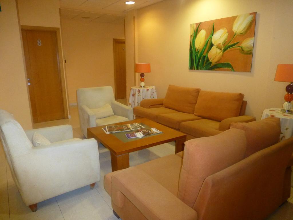 אלקאלה דה הנארס Hostal El Val מראה חיצוני תמונה