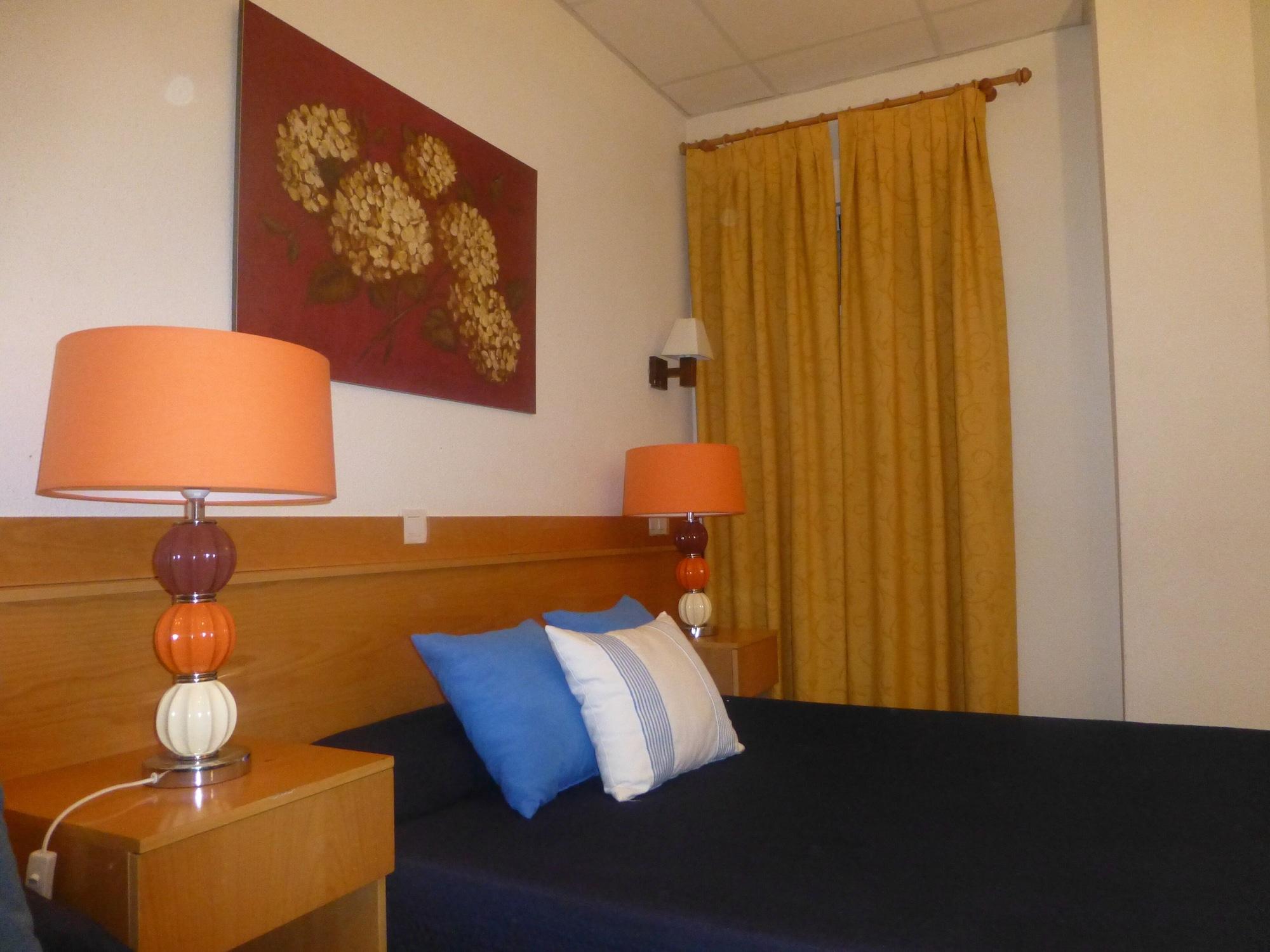 אלקאלה דה הנארס Hostal El Val מראה חיצוני תמונה