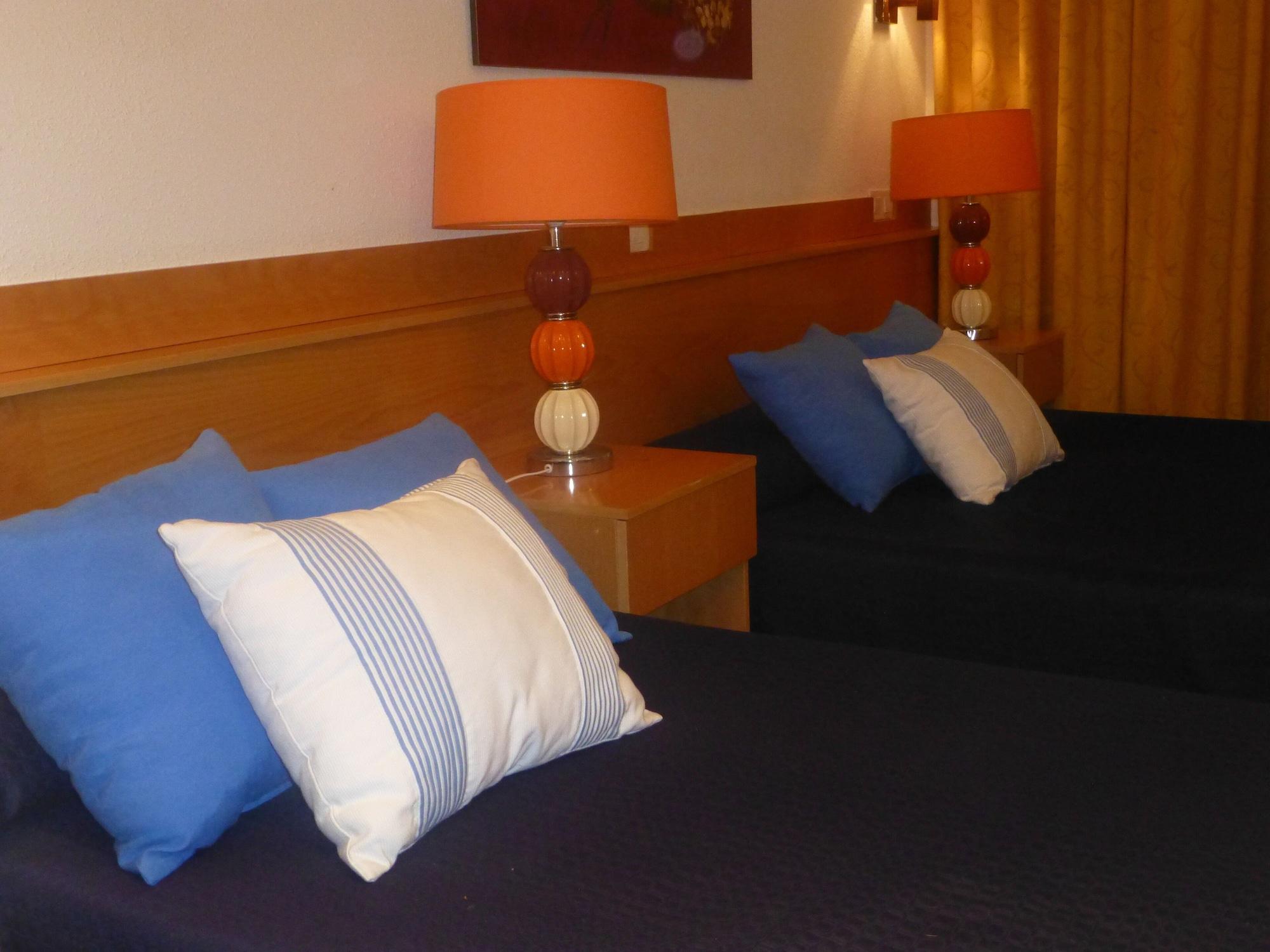 אלקאלה דה הנארס Hostal El Val מראה חיצוני תמונה